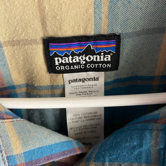 Patagonia Button Down Shirt - L - Picture 2 of 4